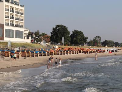 Strand vor dem Bayside Hotel in Scharbeutz